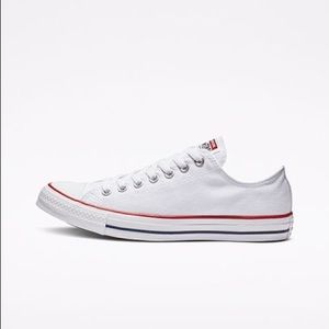 Low top white converse size 6 in women’s